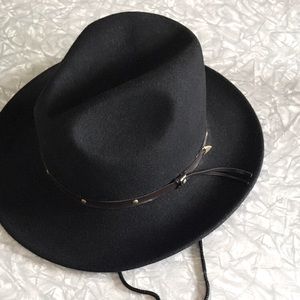 *SOLD* BNWOT Black western style fedora